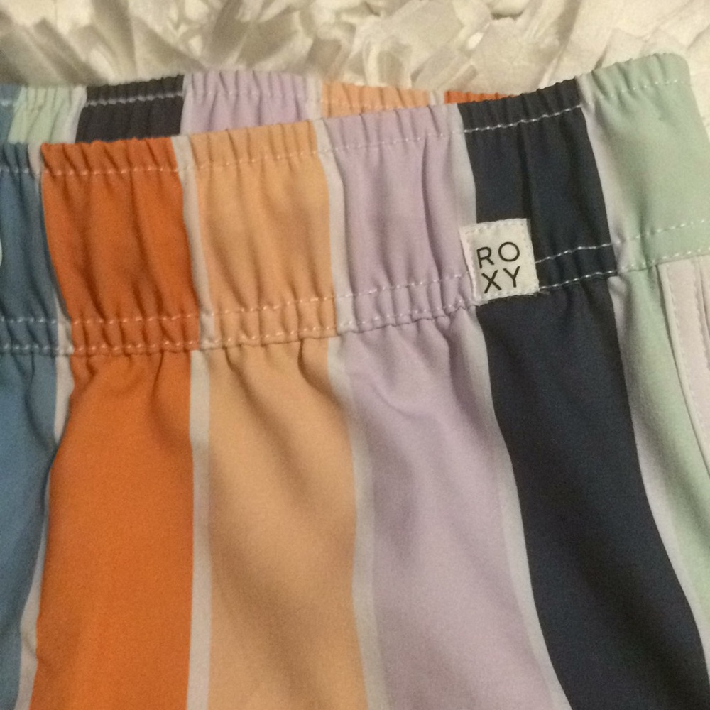 Roxy size M shorts in new condition